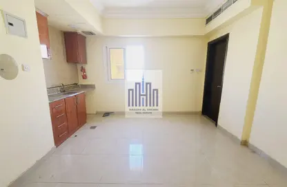 شقة - 1 حمام للايجار في طريق فاير ستاشن - مويلح - الشارقة