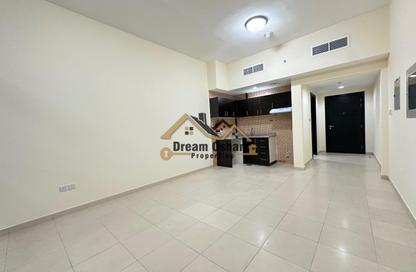 Apartment - Studio - 1 Bathroom for rent in Silicon Gates 4 - Silicon Gates - Dubai Silicon Oasis - Dubai