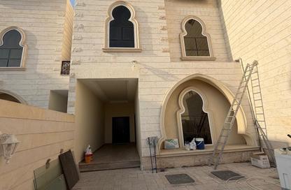 Villa - 4 Bedrooms - 6 Bathrooms for rent in Al Nouf - Sharjah