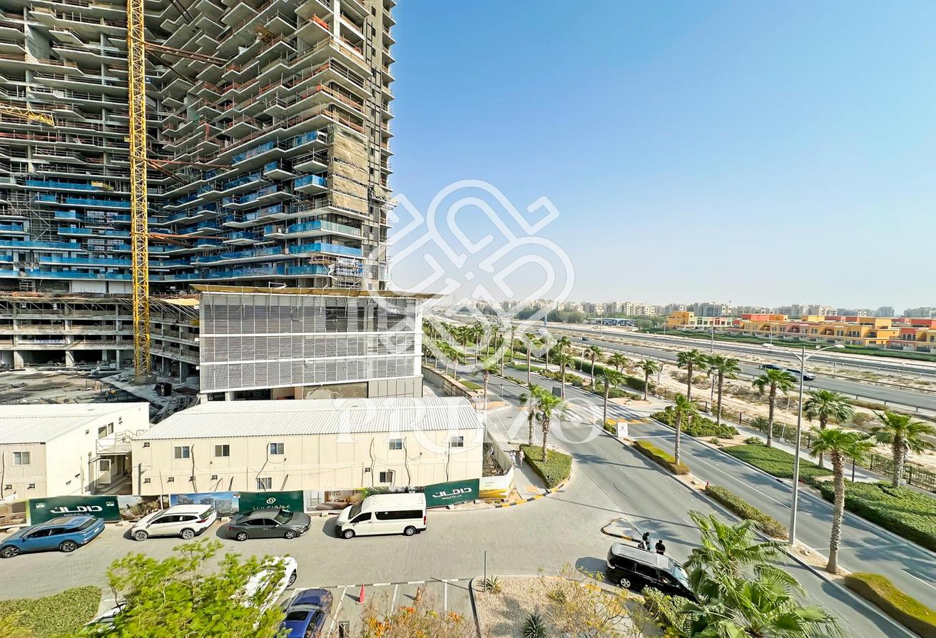 Fully Furnished | Vacant | Negotiable photo 4