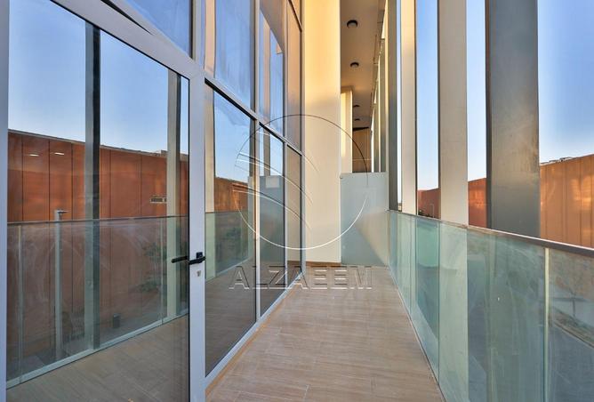 105983420 - Property Main Image