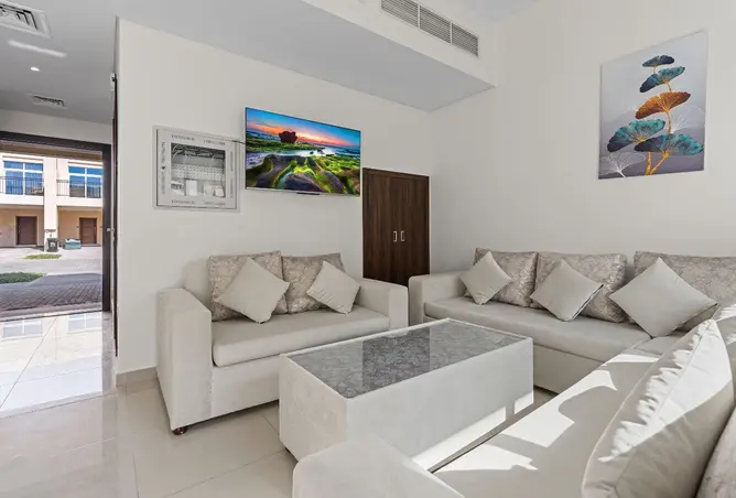74231340 - Property Image 2