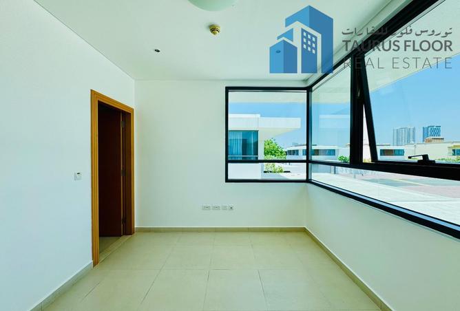 87052877 - Property Image 3