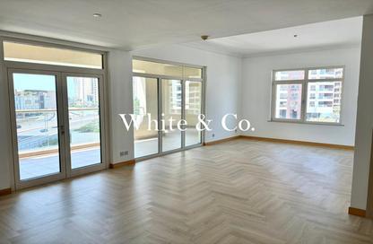 Apartment - 5 Bedrooms - 4 Bathrooms for rent in Al Das - Shoreline Apartments - Palm Jumeirah - Dubai