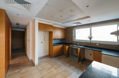 Villa - 4 - 5 for rent in District 9 - Jumeirah Park - Dubai