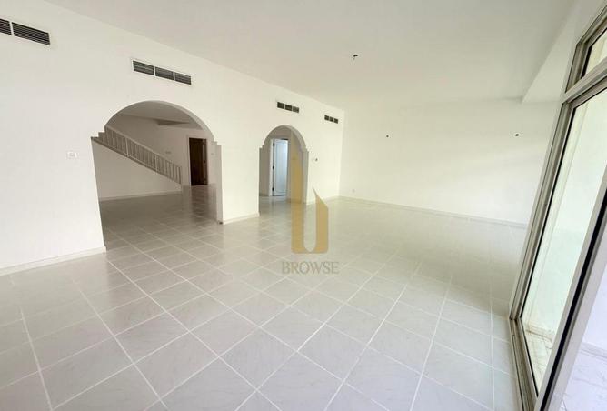 91811015 - Property Image 3