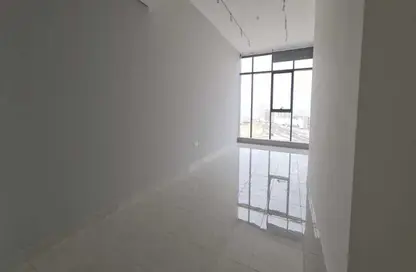 شقة - غرفة نوم - 2 حمامات للايجار في برج بلو ويفز - مجمع دبي ريزيدنس - دبي لاند - دبي