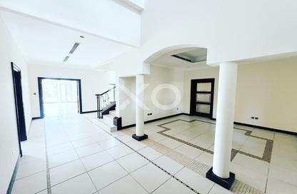 Villa - 4 Bedrooms - 5 Bathrooms for rent in Canal Cove Frond A - Canal Cove Villas - Palm Jumeirah - Dubai