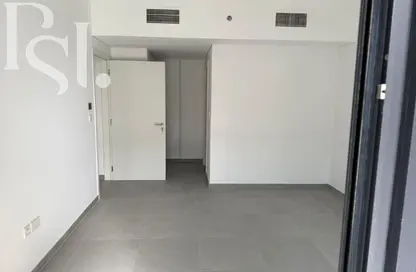 شقة - 2 غرف نوم - 3 حمامات للبيع في الطراز - حي نسيج - الجادة - الشارقة