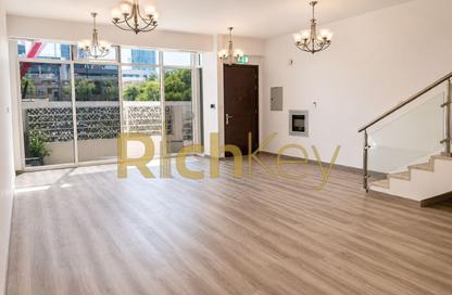 Villa - 4 Bedrooms - 5 Bathrooms for rent in Yellow Townhouses - District 12 - Jumeirah Village Circle - Dubai