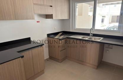 Townhouse - 3 - 2 for rent in Camelia - Damac Hills 2 - Dubai