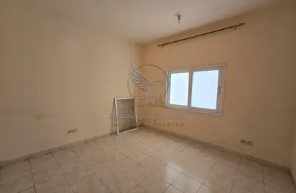 شقة - غرفة نوم - 1 حمام للايجار في بناية البطينة 9 - بو تينة - الشرق - الشارقة