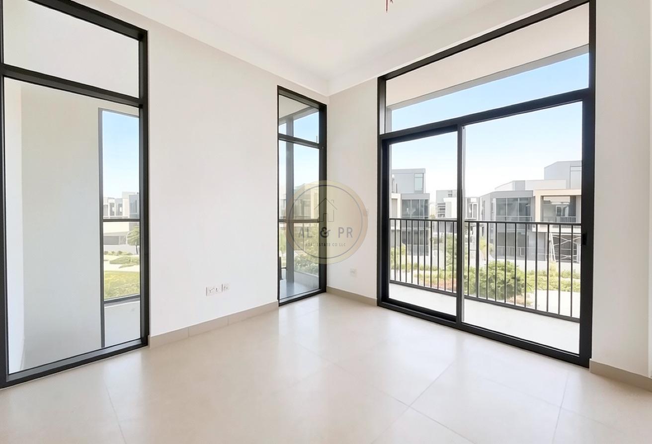 BRAND NEW | 4BR + MAID | SINGLE ROW photo 5