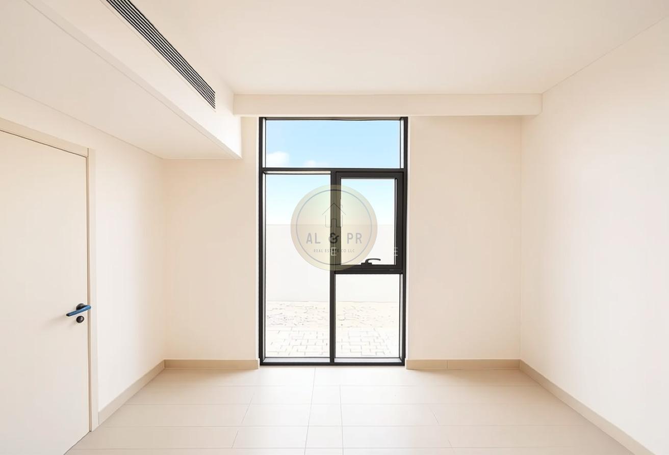 BRAND NEW | 4BR + MAID | SINGLE ROW photo 3