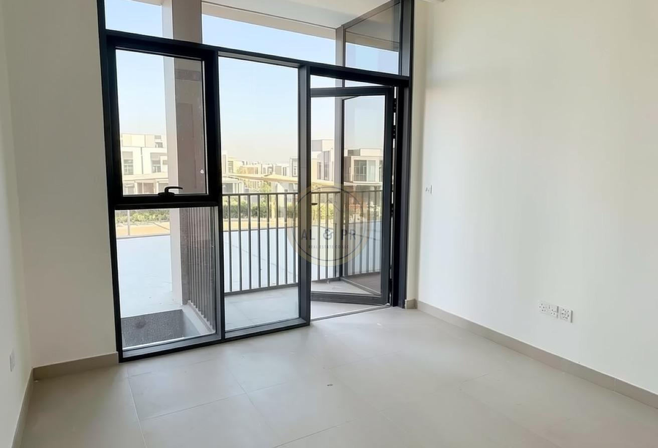 BRAND NEW | 4BR + MAID | SINGLE ROW photo 4