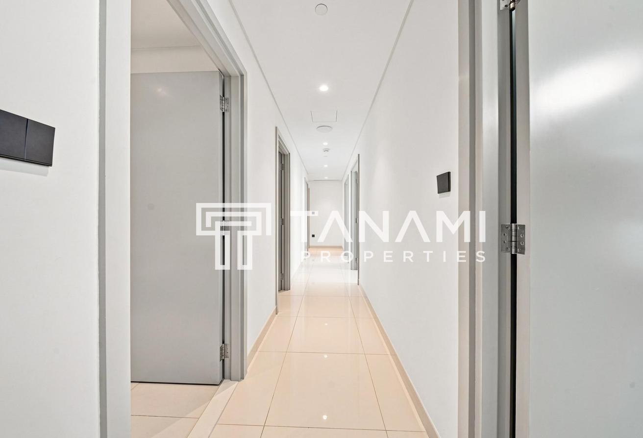 Fully Furnished | Private Beach | Sea View photo 18