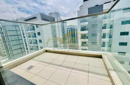 Apartment - 1 Bedroom - 2 Bathrooms for rent in Jumeirah Garden City - Al Satwa - Dubai