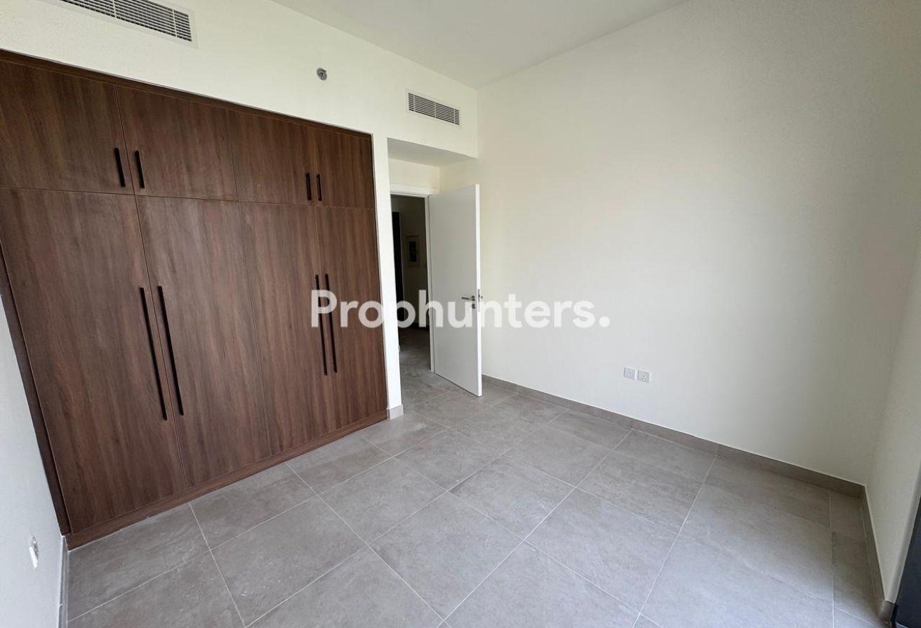 BRAND NEW | MODERN FINISHES | READY TO MOVIN photo 6