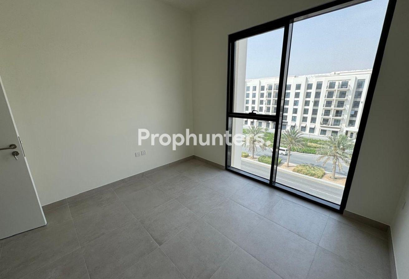 BRAND NEW | MODERN FINISHES | READY TO MOVIN photo 5