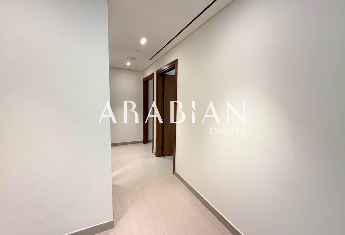Modern | Unfurnished | Brand New photo 5