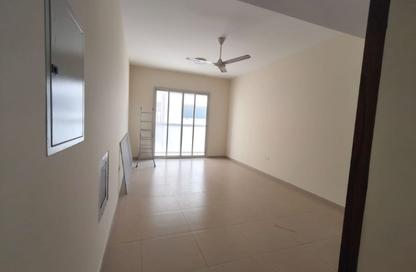 Apartment - 2 - 3 for rent in Al Noor Tower Ajman - Al Jurf Industrial 3 - Al Jurf Industrial - Ajman Apartment - 2 - 3 for rent in Al Noor Tower Ajman - Al Jurf Industrial 3 - Al Jurf Industrial - Ajman