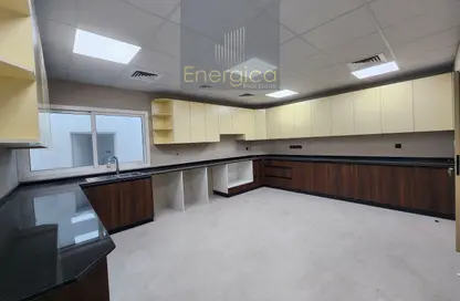 Villa - 5 Bedrooms - 6 Bathrooms for rent in Jumeirah 3 Villas - Jumeirah 3 - Jumeirah - Dubai