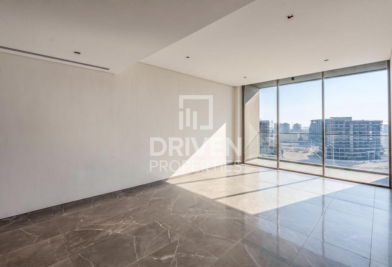 Modern Waterfront Apt | Spacious | Chiller Free photo 4