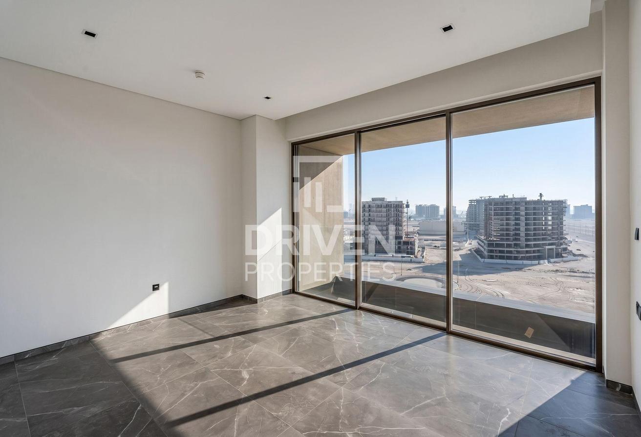 Modern Waterfront Apt | Spacious | Chiller Free photo 8