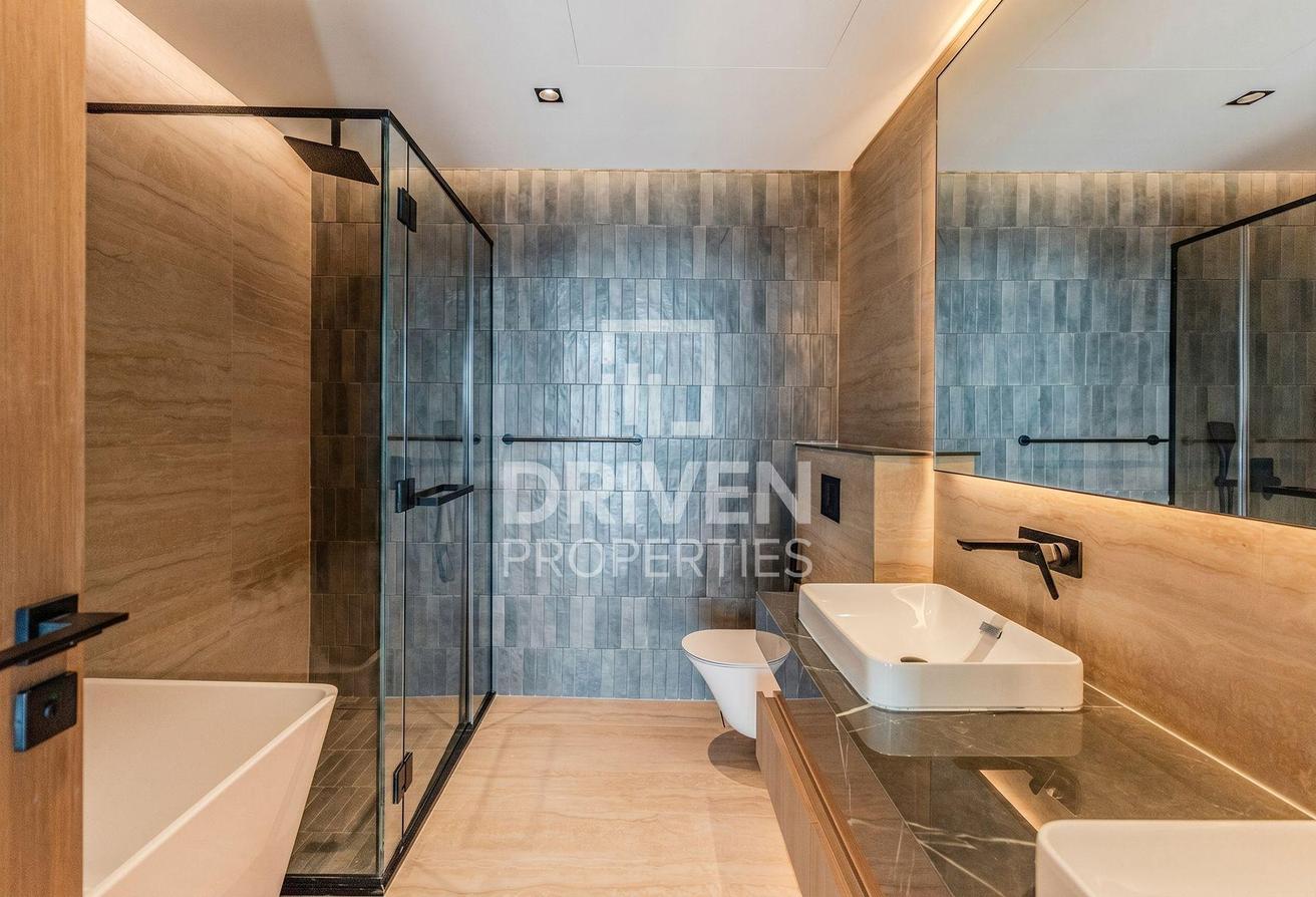 Modern Waterfront Apt | Spacious | Chiller Free photo 10