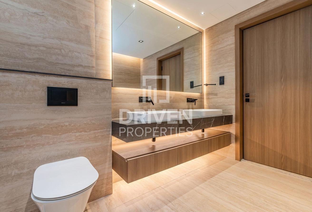 Modern Waterfront Apt | Spacious | Chiller Free photo 12