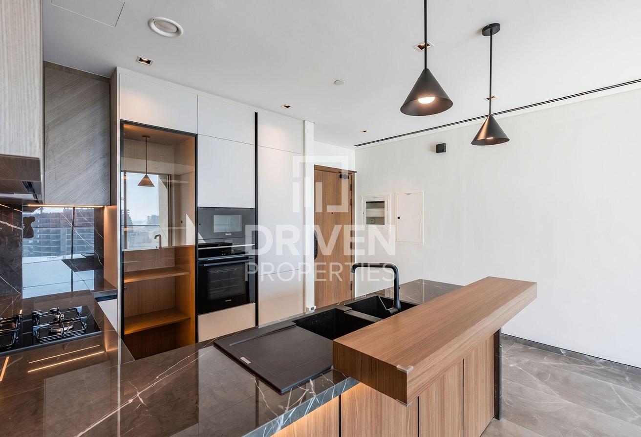 Modern Waterfront Apt | Spacious | Chiller Free photo 3