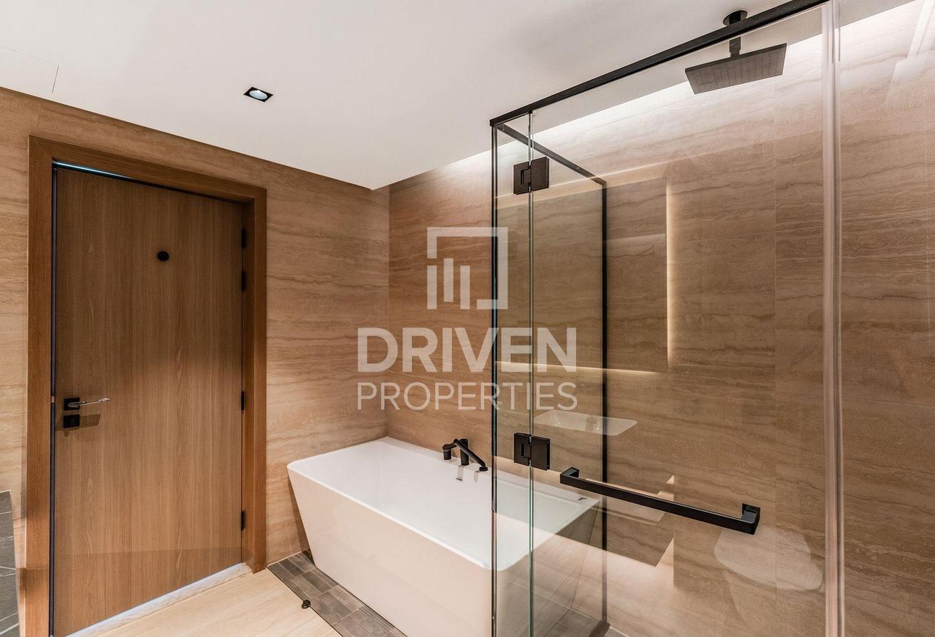 Modern Waterfront Apt | Spacious | Chiller Free photo 9