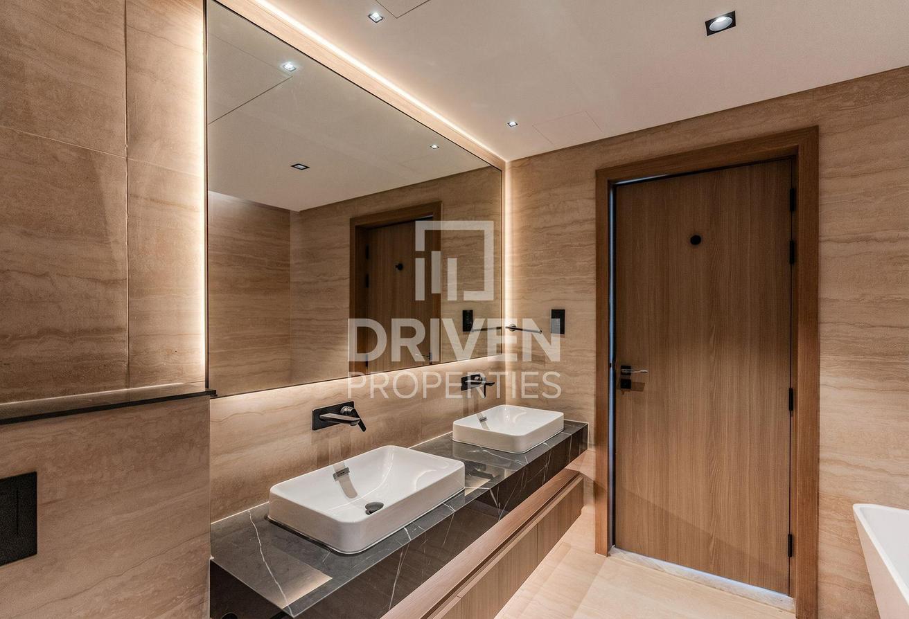 Modern Waterfront Apt | Spacious | Chiller Free photo 11