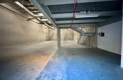 مستودع - استوديو - 2 حمامات للايجار في المرحلة 1 - مجمع دبي للاستثمار - دبي