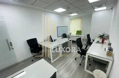 مكتب - استوديو - 1 حمام للايجار في برج لطيفة - شارع الشيخ زايد - دبي