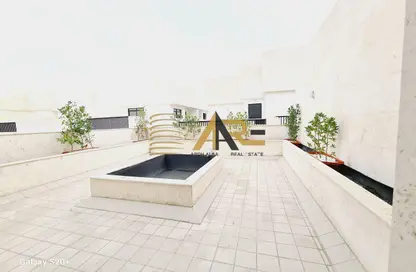 شقة - غرفة نوم - 2 حمامات للايجار في سراب 2 - الجادة - الشارقة