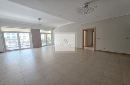 Apartment - 2 - 2 for rent in Al Anbara - Shoreline Apartments - Palm Jumeirah - Dubai