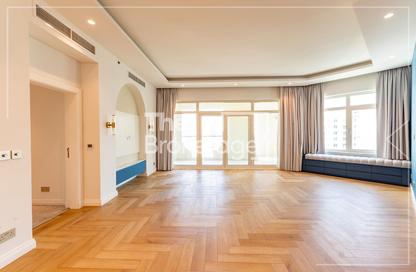 Apartment - 3 - 4 for rent in Abu Keibal - Shoreline Apartments - Palm Jumeirah - Dubai