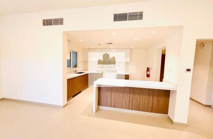 Apartment - 3 Bedrooms - 3 Bathrooms for rent in The Gardens Buildings - The Gardens - Dubai