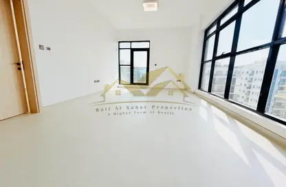 Apartment - 1 Bedroom - 2 Bathrooms for rent in Jumeirah Garden City - Al Satwa - Dubai