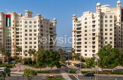 Apartment - 3 Bedrooms - 4 Bathrooms for rent in Al Sarrood - Shoreline Apartments - Palm Jumeirah - Dubai
