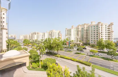 Apartment - 3 Bedrooms - 4 Bathrooms for rent in Al Sarrood - Shoreline Apartments - Palm Jumeirah - Dubai
