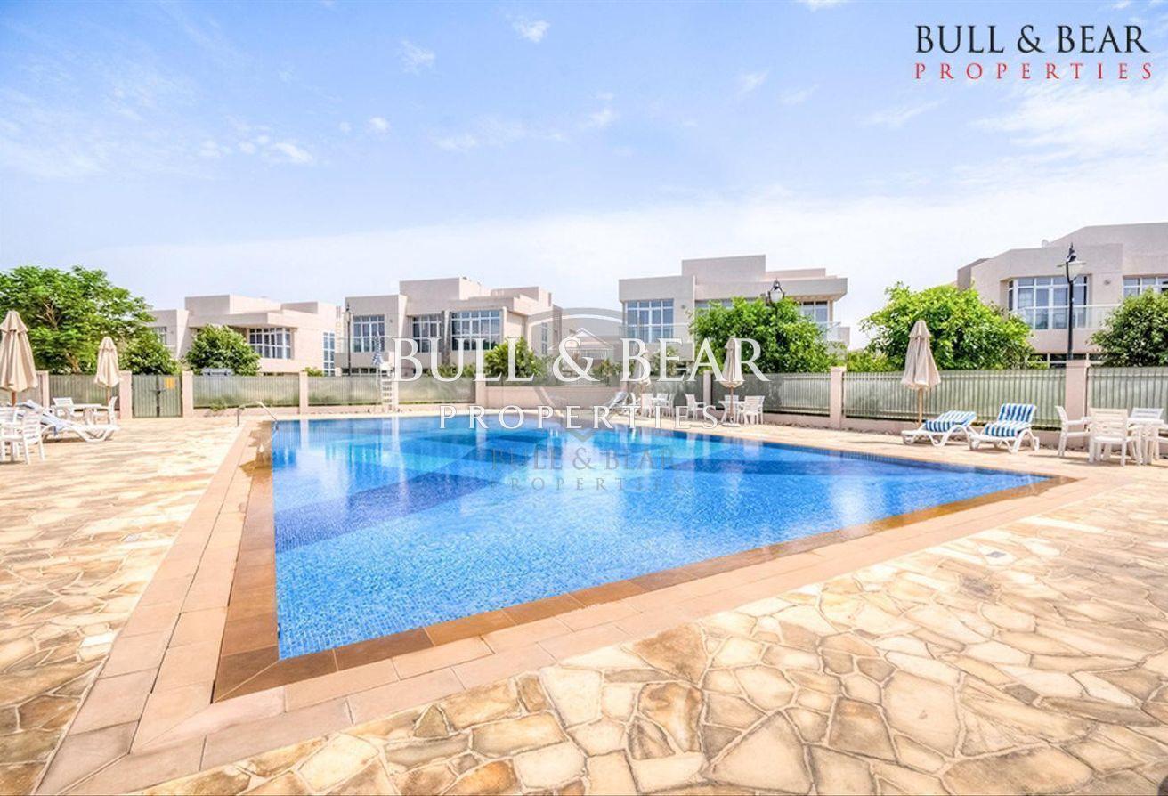 Spacious 5BR | Near Pool & Park | Modern Style photo 9