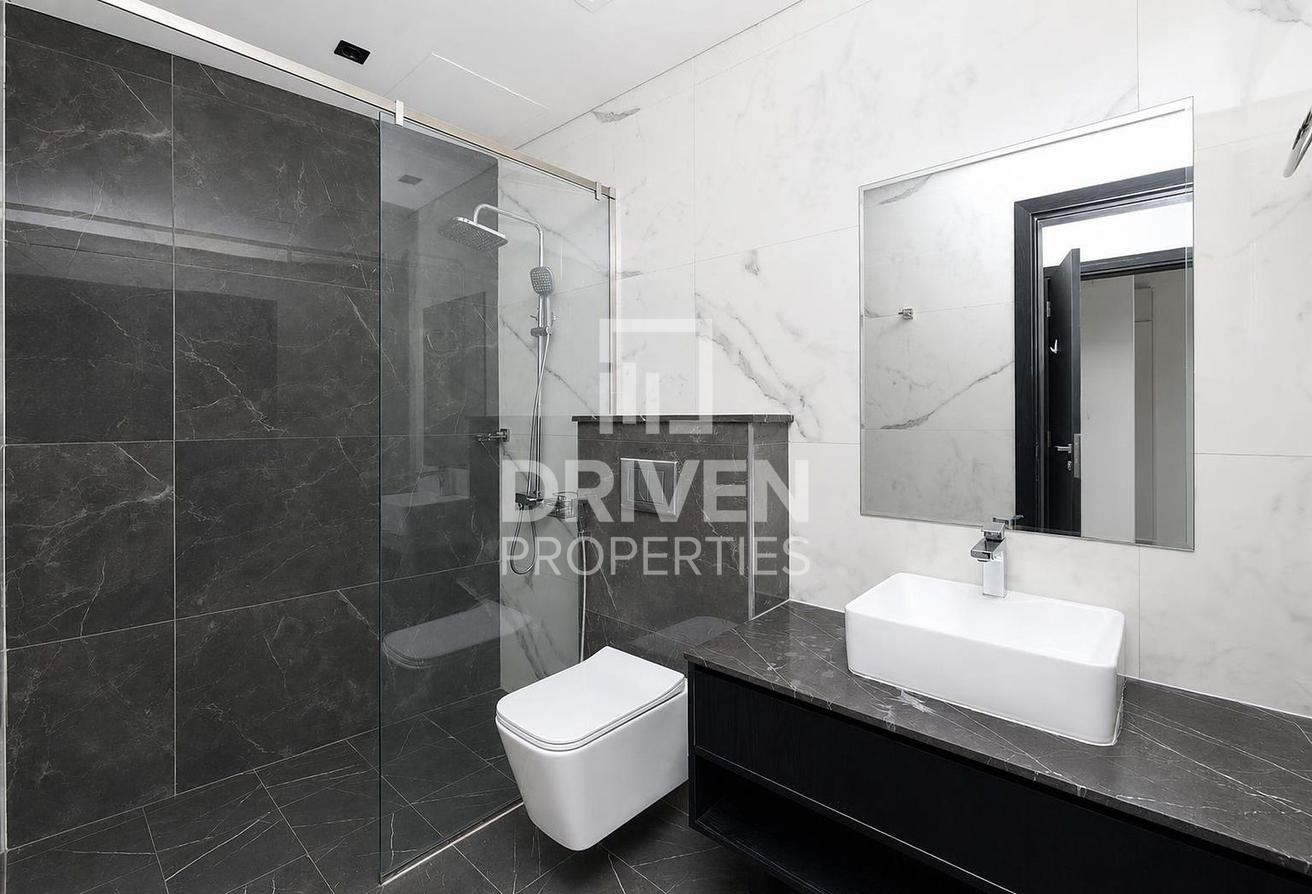 Furnished Apt | Prime Location and Vacant photo 14
