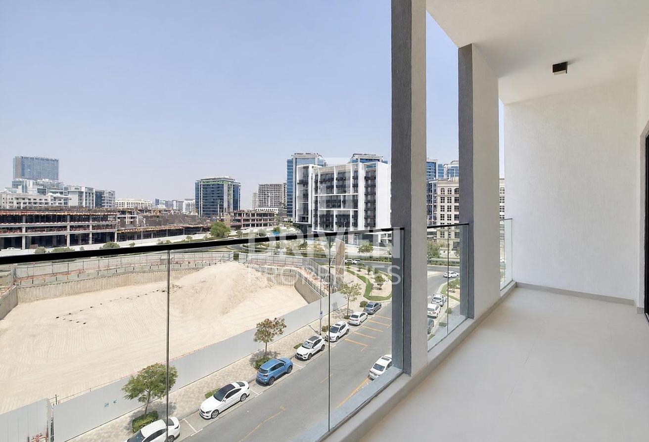 Furnished Apt | Prime Location and Vacant photo 13