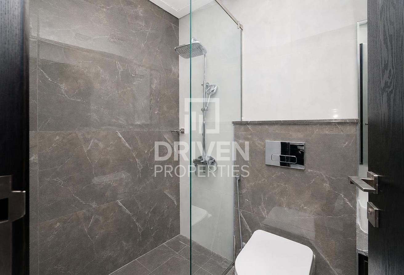 Furnished Apt | Prime Location and Vacant photo 15