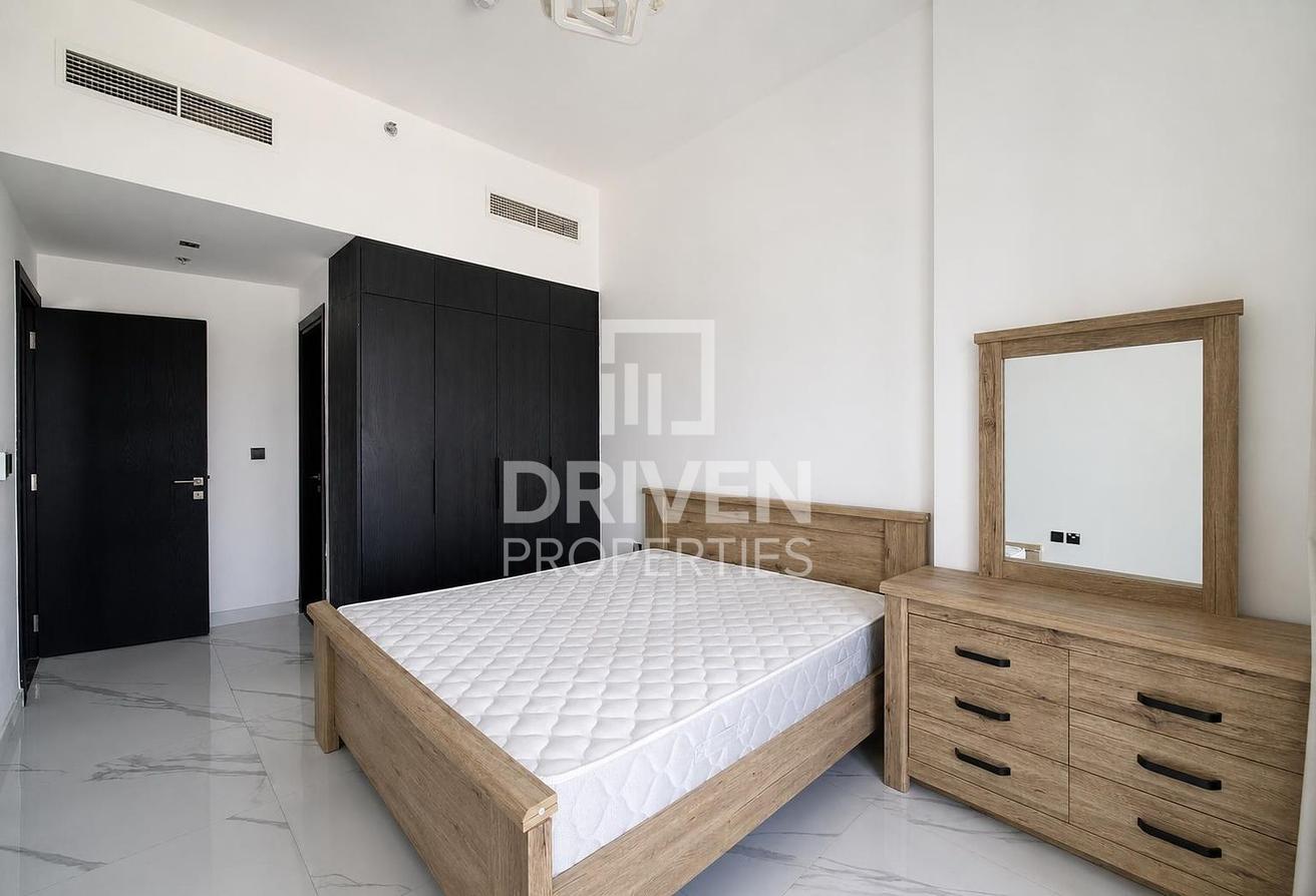 Furnished Apt | Prime Location and Vacant photo 8