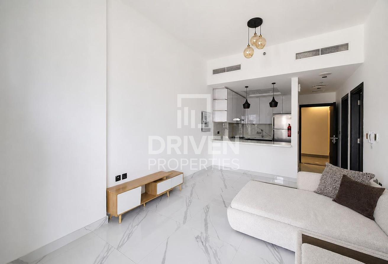 Furnished Apt | Prime Location and Vacant photo 4
