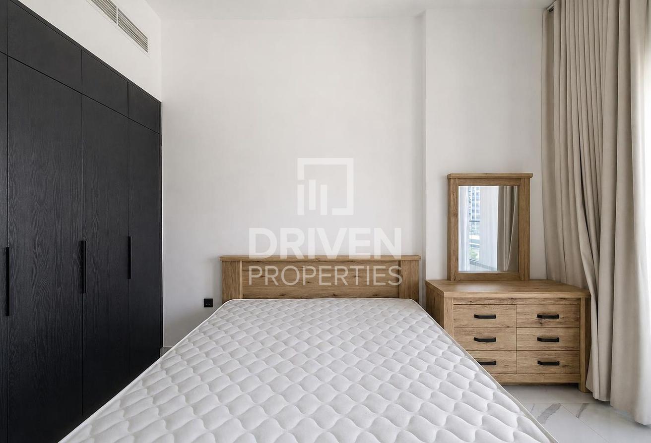 Furnished Apt | Prime Location and Vacant photo 7