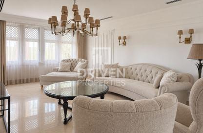 Villa - 3 - 4 for rent in Jumeirah Park - Dubai Villa - 3 - 4 for rent in Jumeirah Park - Dubai